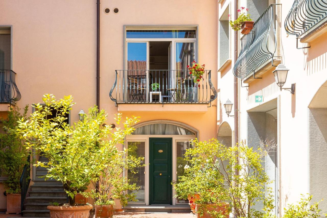 Palazzo Ghibellina 2 By Rental In Florens Exteriör bild